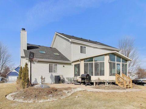 Tiny photo for 313 Fox Bend Circle, Bolingbrook, IL 60440 (MLS # 12572793)