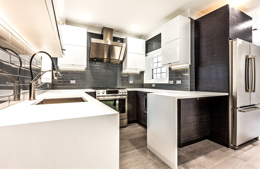 2141 W Fletcher Street 3F