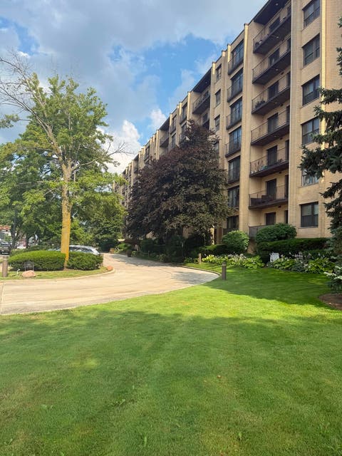Tiny photo for 4601 W Touhy Avenue #506, Lincolnwood, IL 60712 (MLS # 12708577)