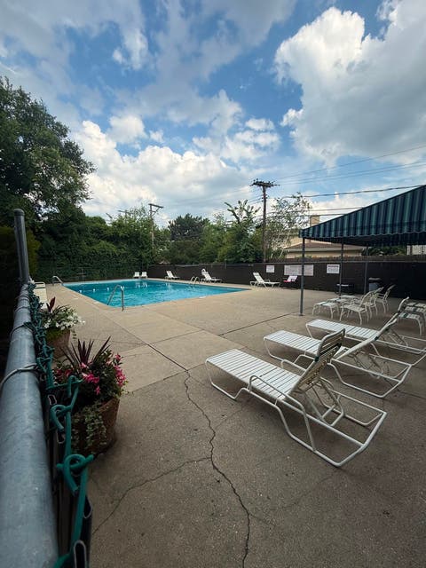 Tiny photo for 4601 W Touhy Avenue #506, Lincolnwood, IL 60712 (MLS # 12708577)