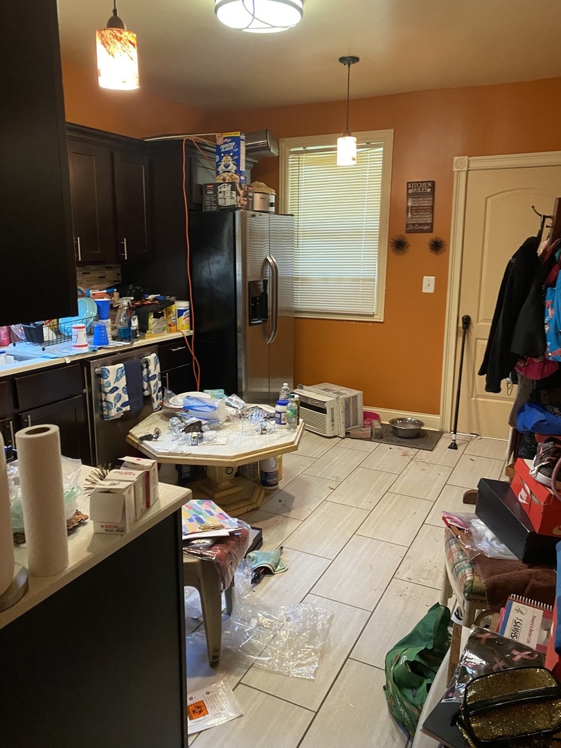 8611 S Aberdeen Street