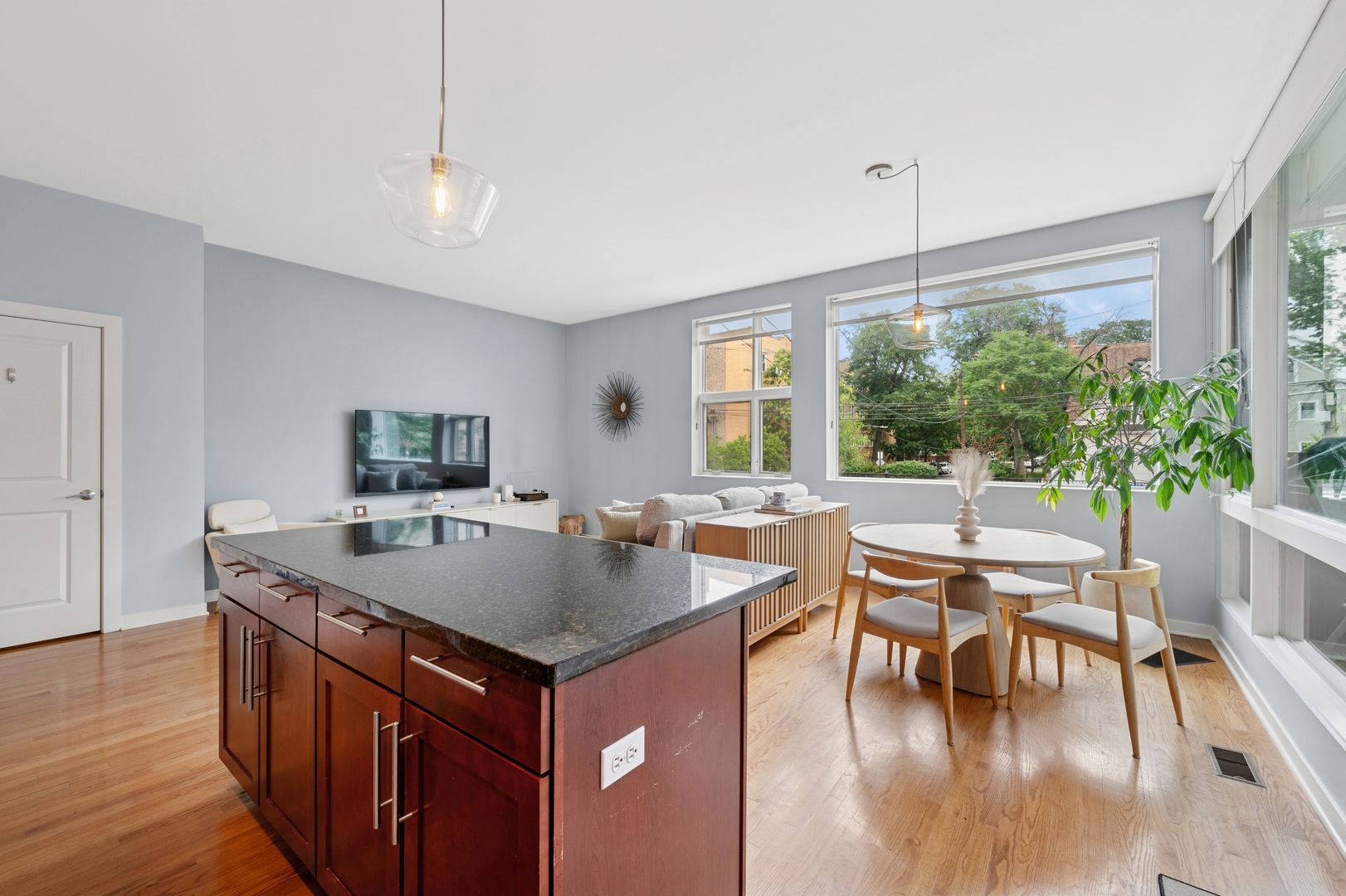 2065 N KEDZIE Avenue 112