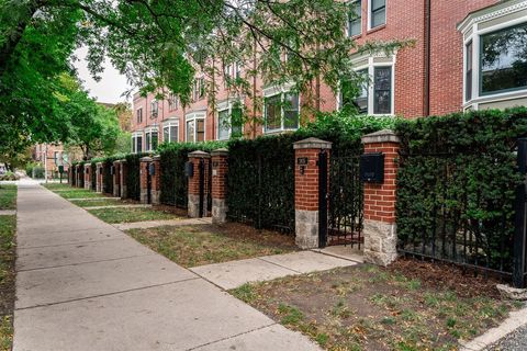 3835 N Fremont Street Chicago IL 60613