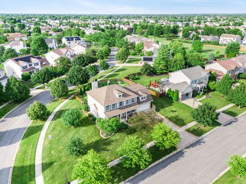 Tiny photo for 1010 Marion Drive, Shorewood, IL 60404 (MLS # 12714388)