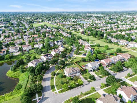 Tiny photo for 1010 Marion Drive, Shorewood, IL 60404 (MLS # 12714388)