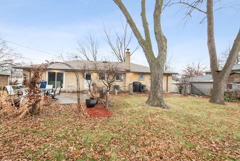 Tiny photo for 9137 S 88th Avenue S, Hickory Hills, IL 60457 (MLS # 12541670)