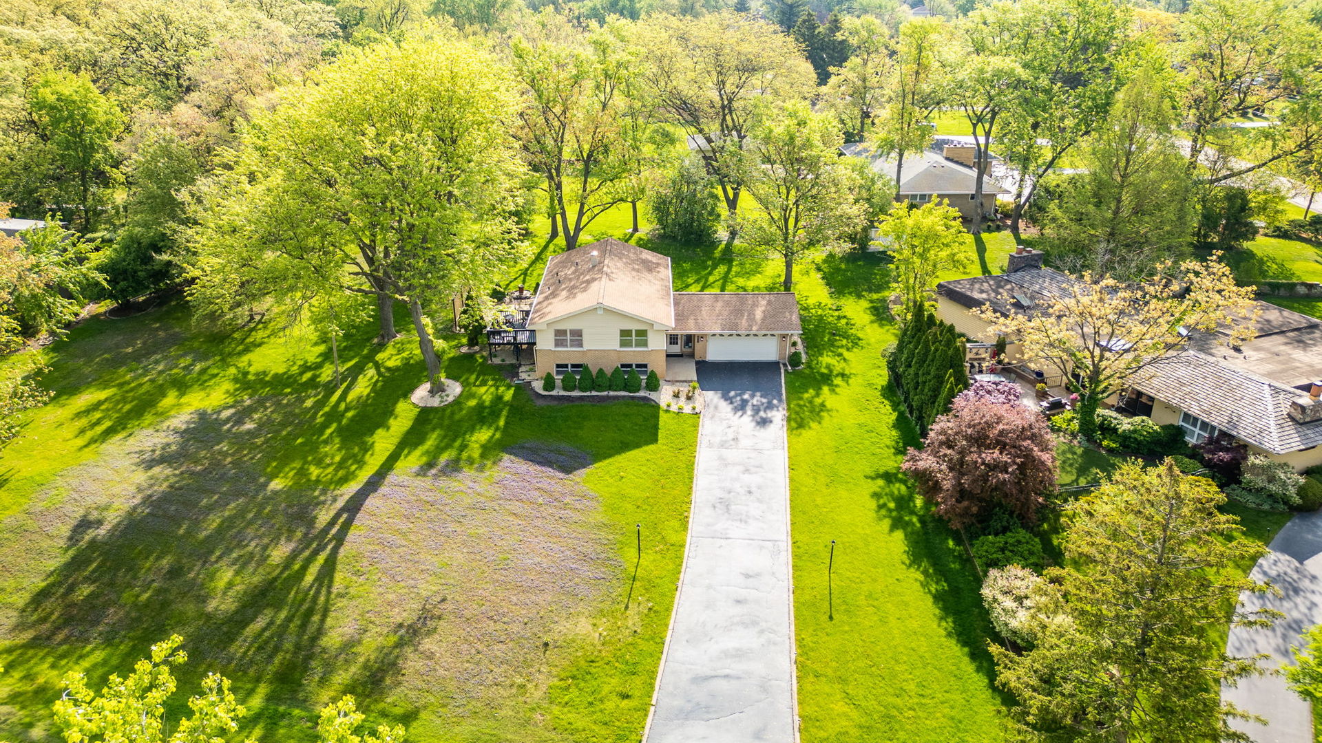 10S111 Leonard Drive