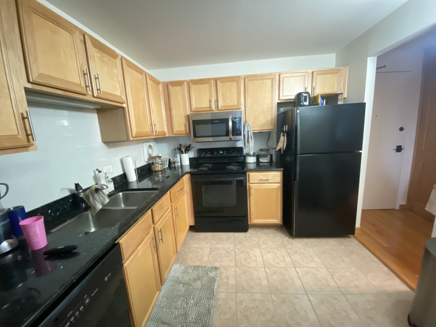 1250 N LaSalle Street 611