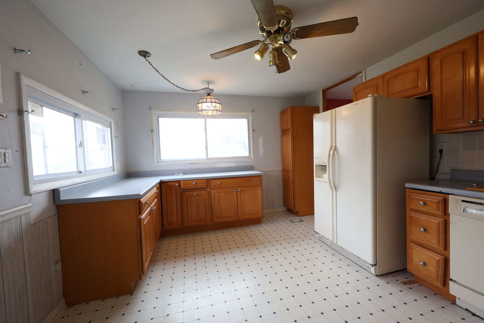 704 LINCOLNWOOD Drive