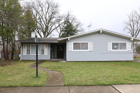 704 LINCOLNWOOD Drive Streamwood IL 60107