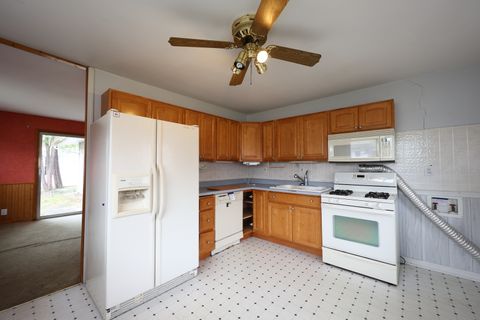 Tiny photo for 704 LINCOLNWOOD Drive, Streamwood, IL 60107 (MLS # 12620786)