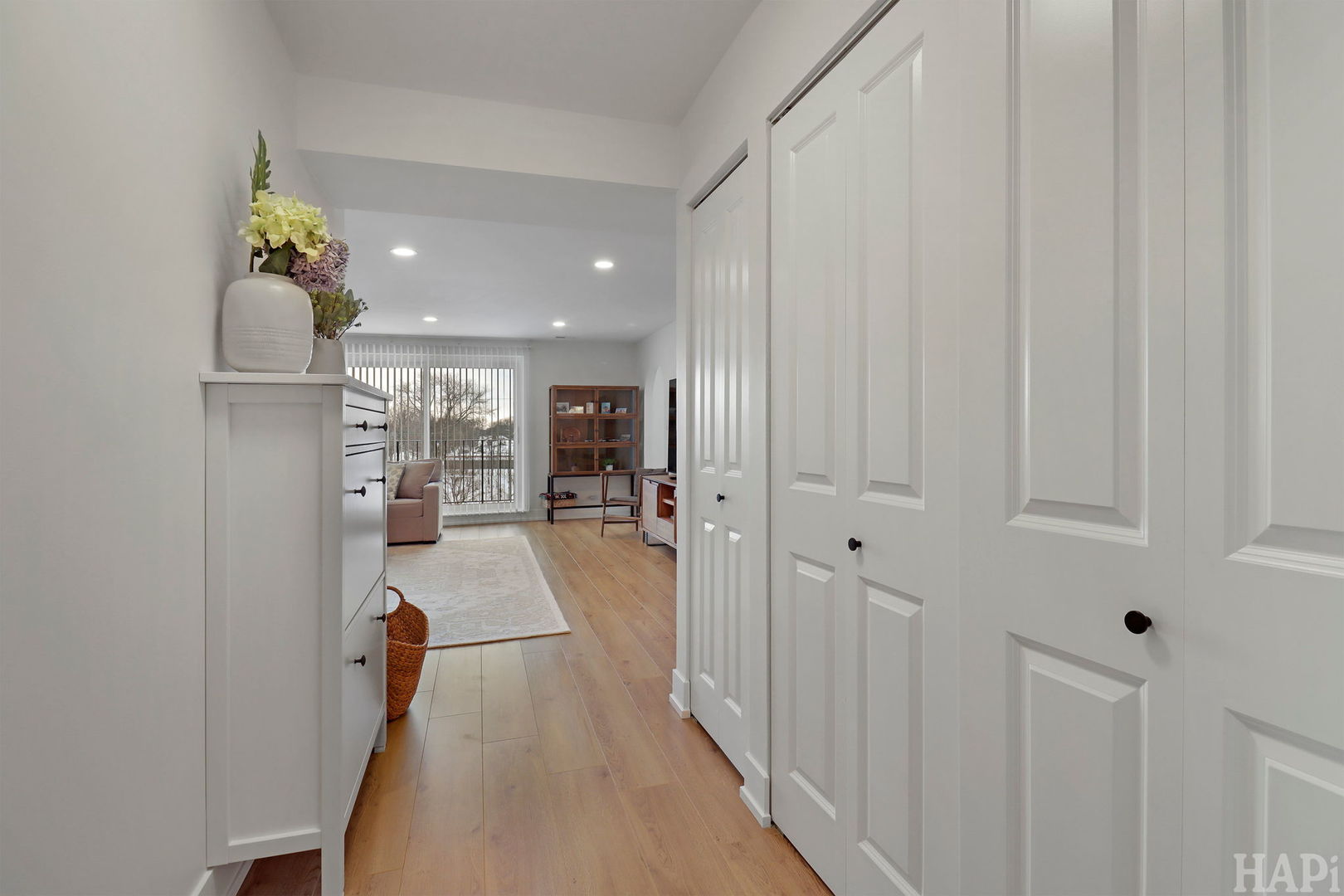 1200 W Northwest Highway 305