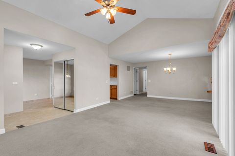 Tiny photo for 330 Ashford Circle #4, Bartlett, IL 60103 (MLS # 12486522)