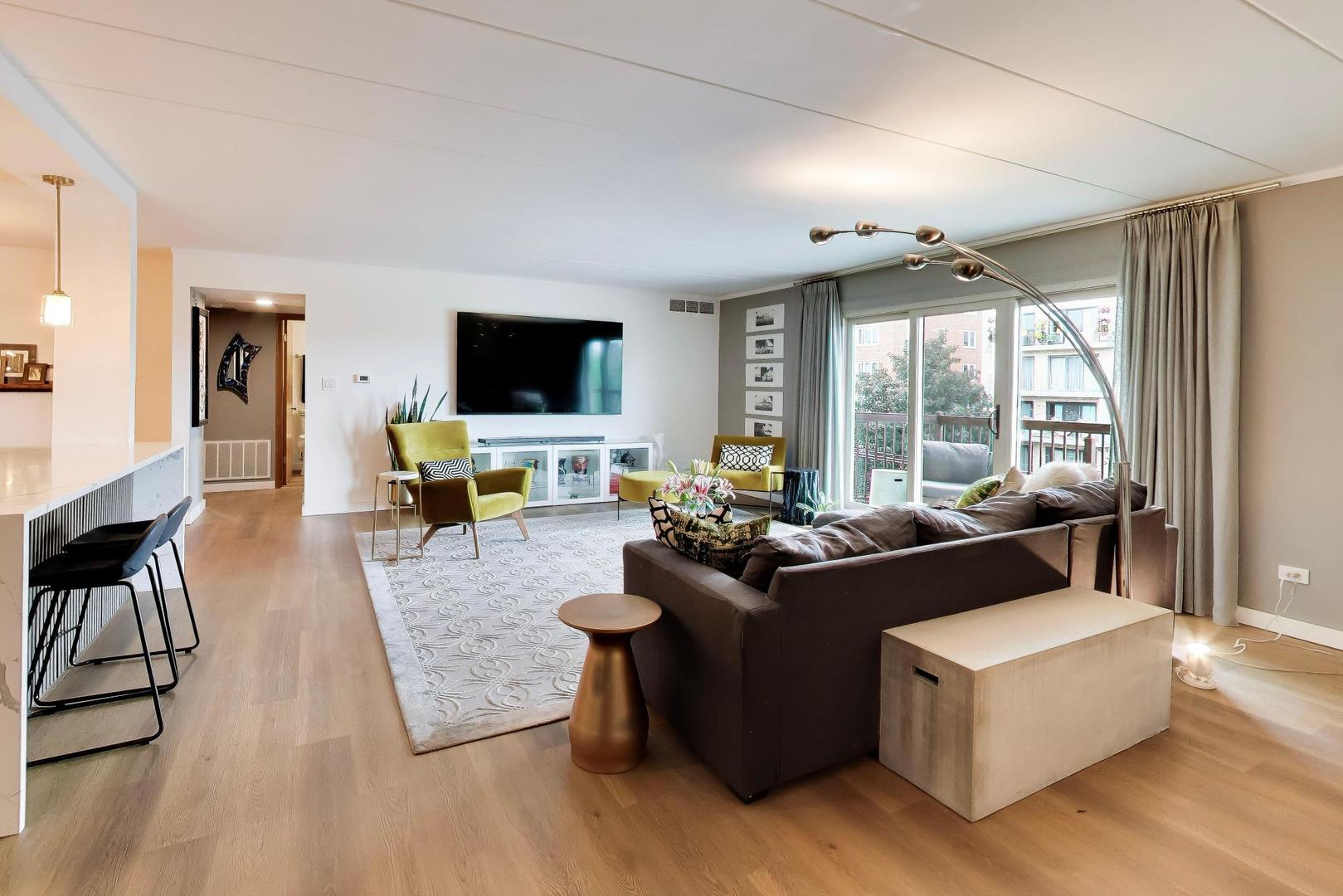 900 S River Road 4B