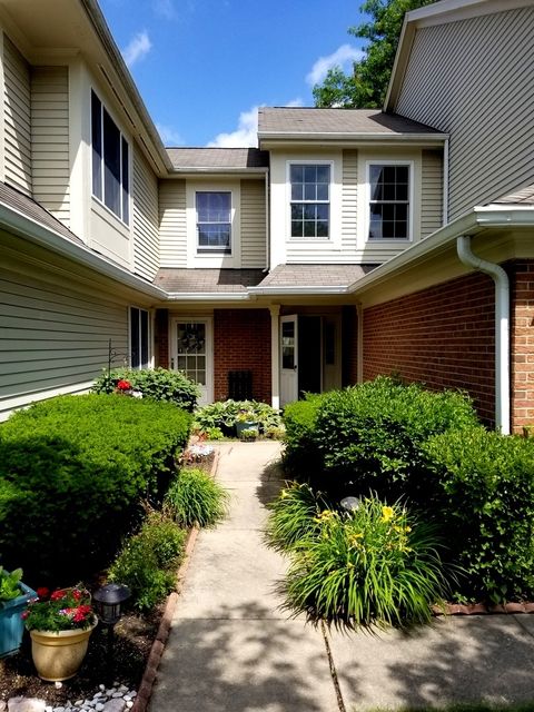 Photo of 30W023 Laurel Court, Warrenville, IL 60555 (MLS # 12665804)