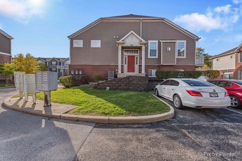 Photo of 920 Charlton Lane #920, Naperville, IL 60563 (MLS # 12499120)