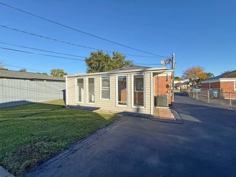 Tiny photo for 9535 Nerbonne Avenue, Franklin Park, IL 60131 (MLS # 12503236)