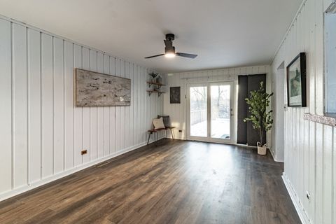 Tiny photo for 412 Northgate Road, Lindenhurst, IL 60046 (MLS # 12597393)