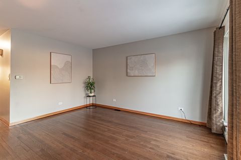 Tiny photo for 412 Northgate Road, Lindenhurst, IL 60046 (MLS # 12597393)