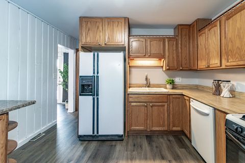 Tiny photo for 412 Northgate Road, Lindenhurst, IL 60046 (MLS # 12597393)