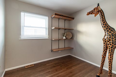 Tiny photo for 412 Northgate Road, Lindenhurst, IL 60046 (MLS # 12597393)