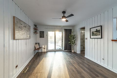 Tiny photo for 412 Northgate Road, Lindenhurst, IL 60046 (MLS # 12597393)