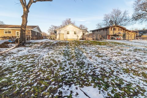 Tiny photo for 412 Northgate Road, Lindenhurst, IL 60046 (MLS # 12597393)