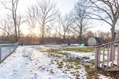 Tiny photo for 412 Northgate Road, Lindenhurst, IL 60046 (MLS # 12597393)