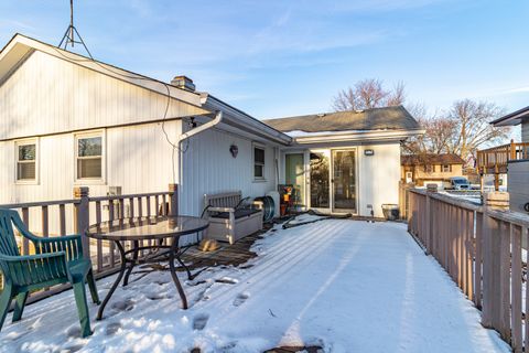Tiny photo for 412 Northgate Road, Lindenhurst, IL 60046 (MLS # 12597393)