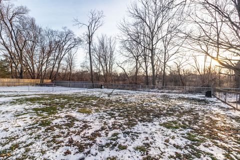 Tiny photo for 412 Northgate Road, Lindenhurst, IL 60046 (MLS # 12597393)