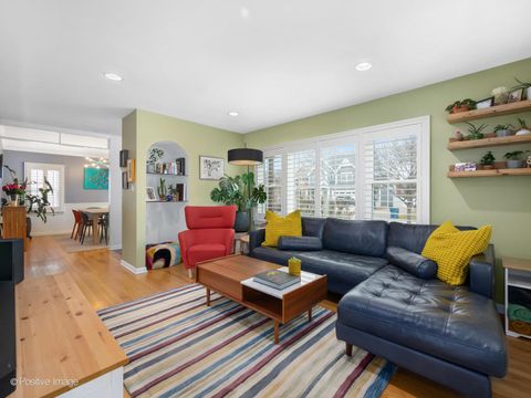 Tiny photo for 918 S Cambridge Avenue, Elmhurst, IL 60126 (MLS # 12572942)