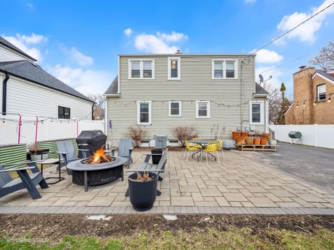 Tiny photo for 918 S Cambridge Avenue, Elmhurst, IL 60126 (MLS # 12572942)