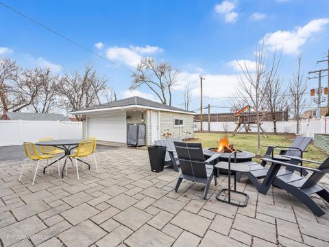 Tiny photo for 918 S Cambridge Avenue, Elmhurst, IL 60126 (MLS # 12572942)