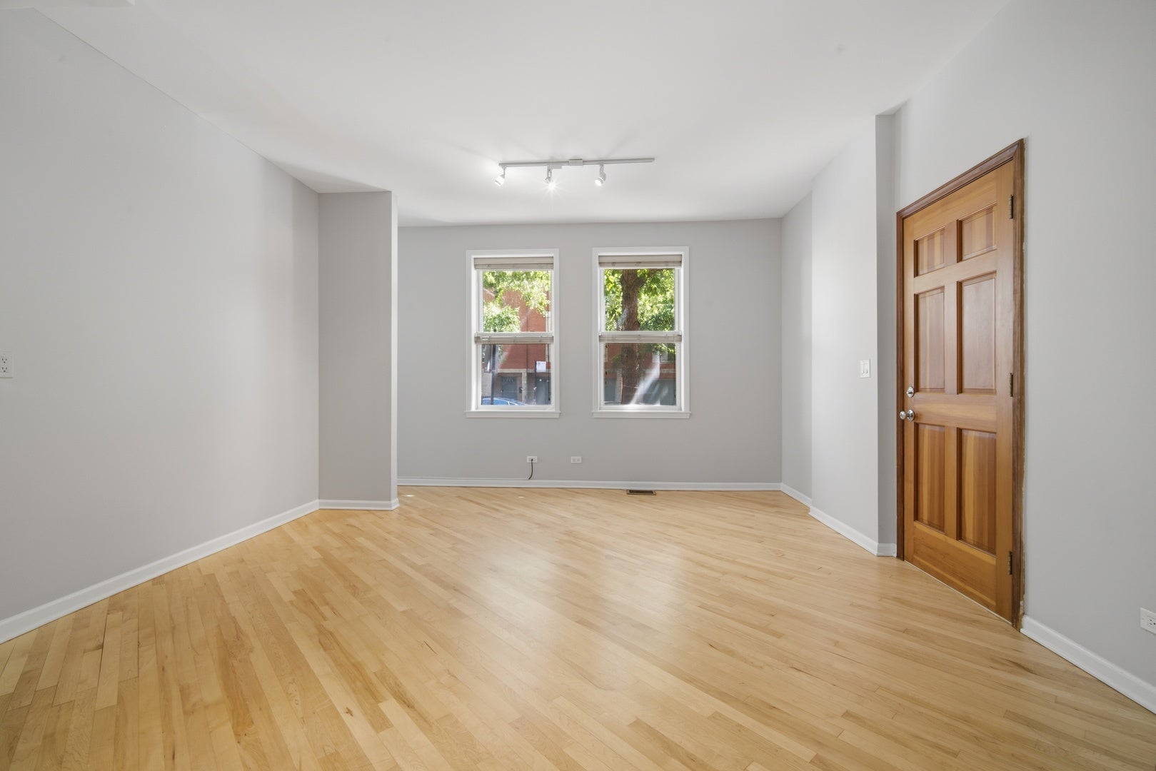 1800 W Superior Street 1N
