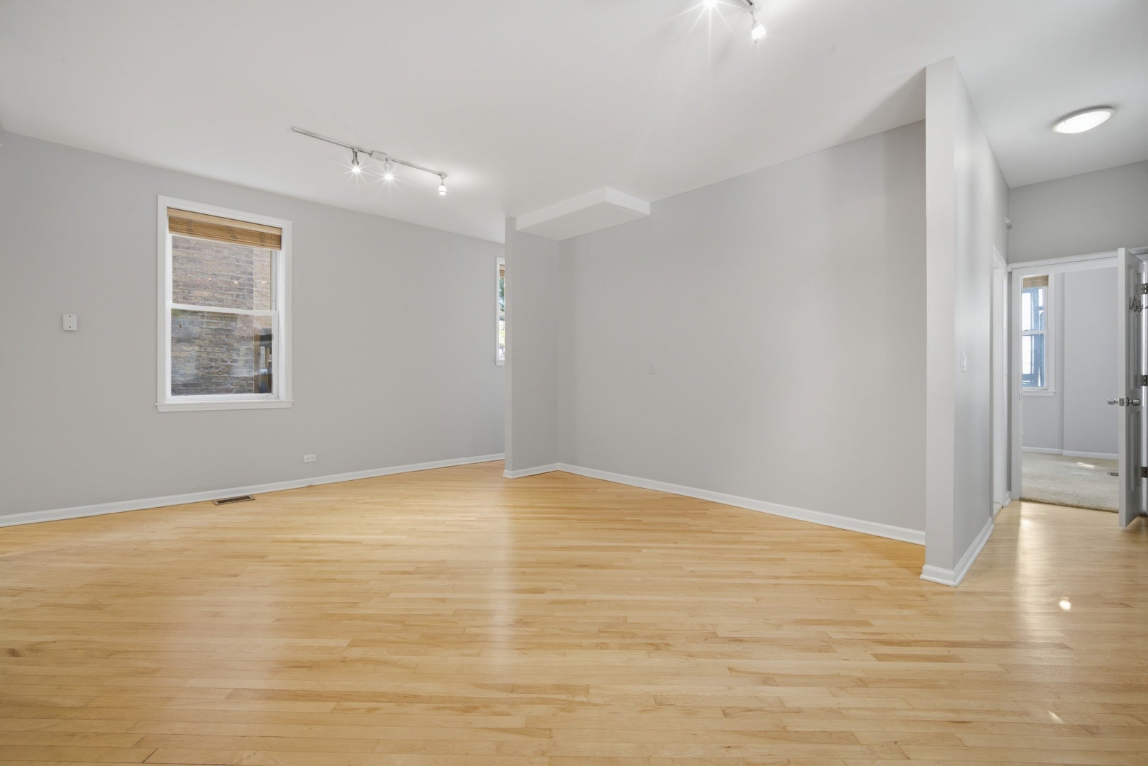 1800 W Superior Street 1N