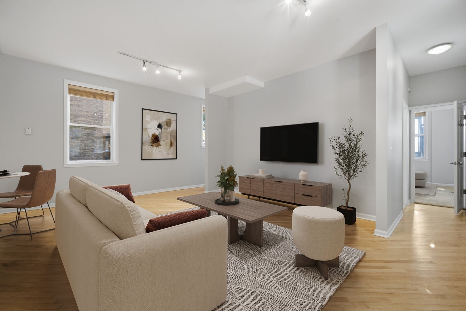 1800 W Superior Street 1N