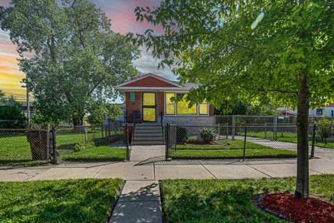 Tiny photo for 9521 S La Salle Street, Chicago, IL 60628 (MLS # 12481781)
