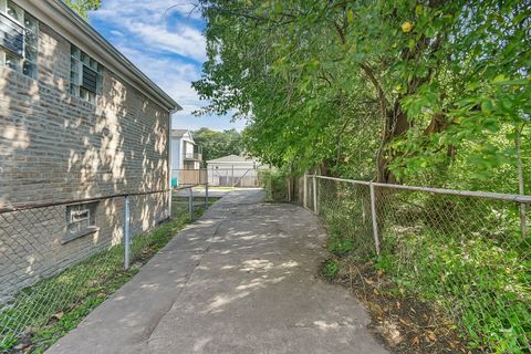 Tiny photo for 9521 S La Salle Street, Chicago, IL 60628 (MLS # 12481781)