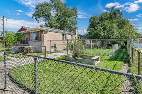 Tiny photo for 9521 S La Salle Street, Chicago, IL 60628 (MLS # 12481781)