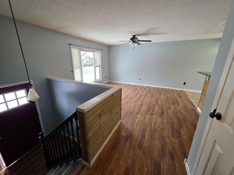 Tiny photo for 1500 9th Street NW, Clinton, IA 52732 (MLS # 12575292)