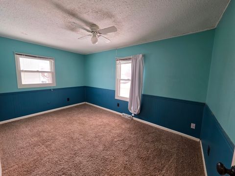 Tiny photo for 1500 9th Street NW, Clinton, IA 52732 (MLS # 12575292)