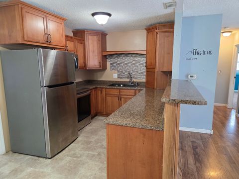 Tiny photo for 1500 9th Street NW, Clinton, IA 52732 (MLS # 12575292)