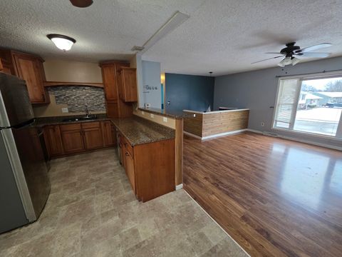 Tiny photo for 1500 9th Street NW, Clinton, IA 52732 (MLS # 12575292)