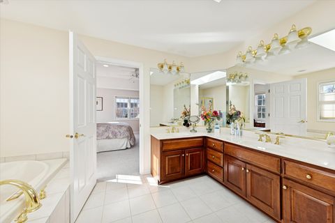 Tiny photo for 406 S Poplar Avenue, Elmhurst, IL 60126 (MLS # 12567635)