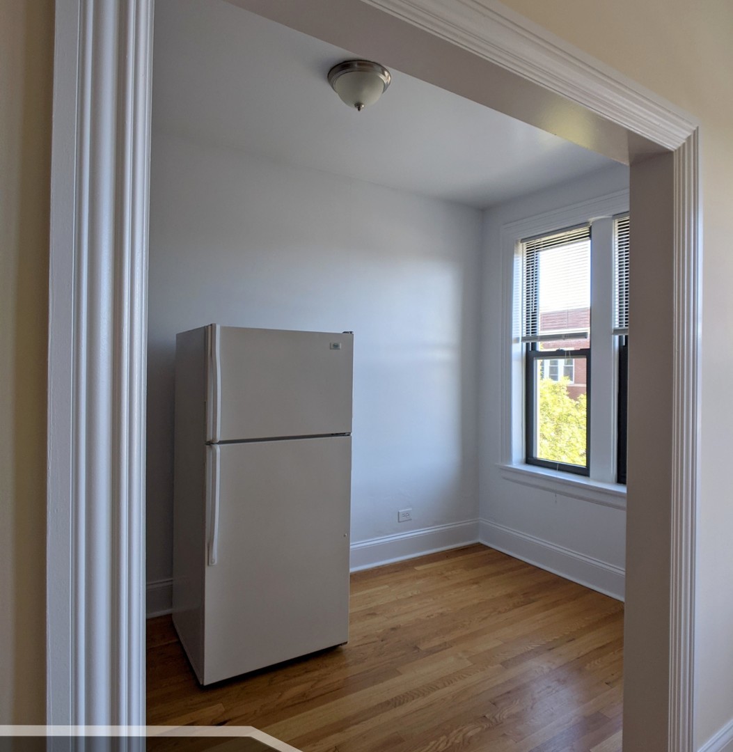 2704 N Sawyer Avenue 301