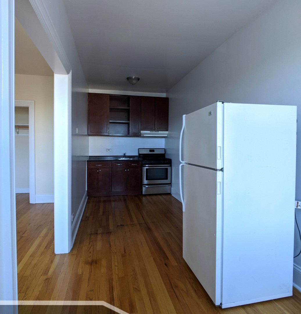 2704 N Sawyer Avenue 301