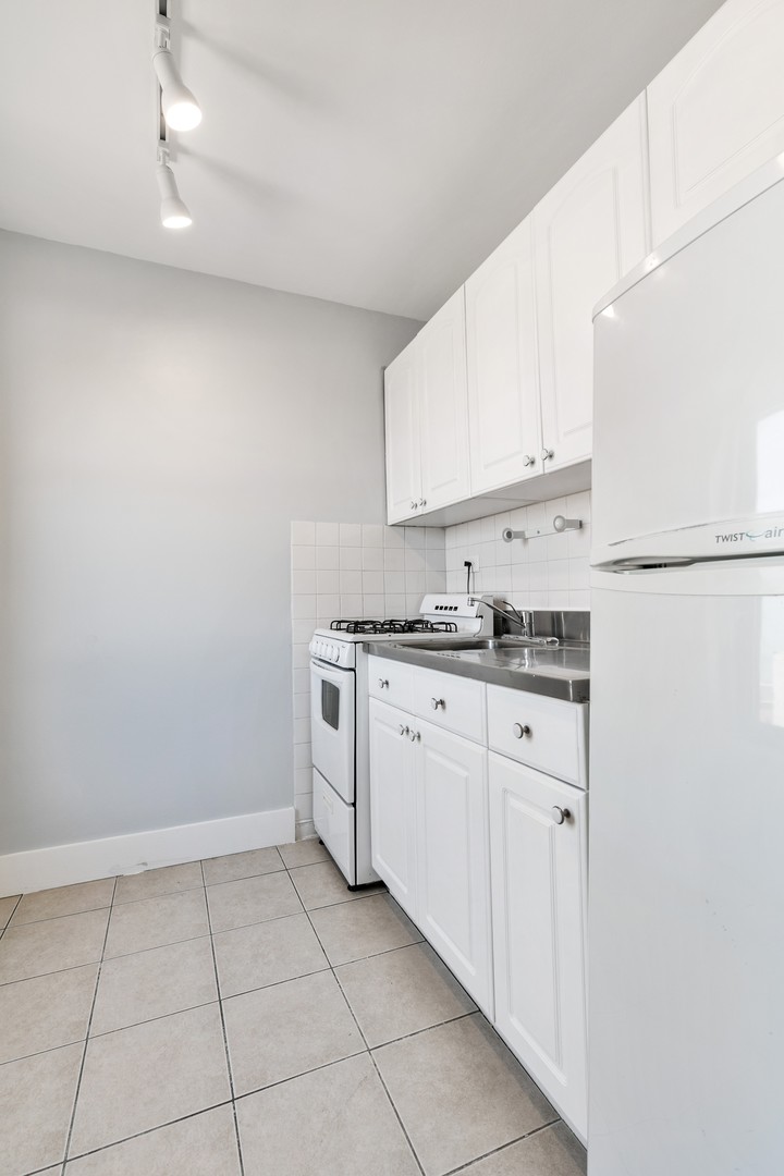 5858 N Sheridan Road 805