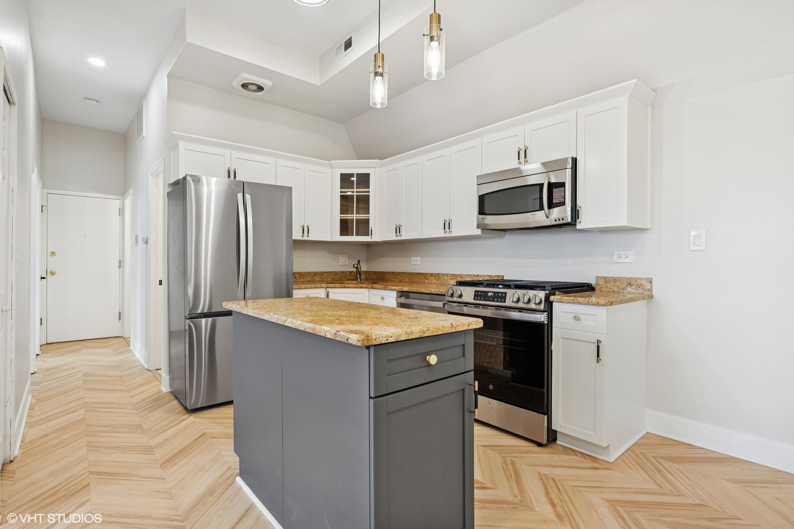 551 W Belden Avenue 4RW