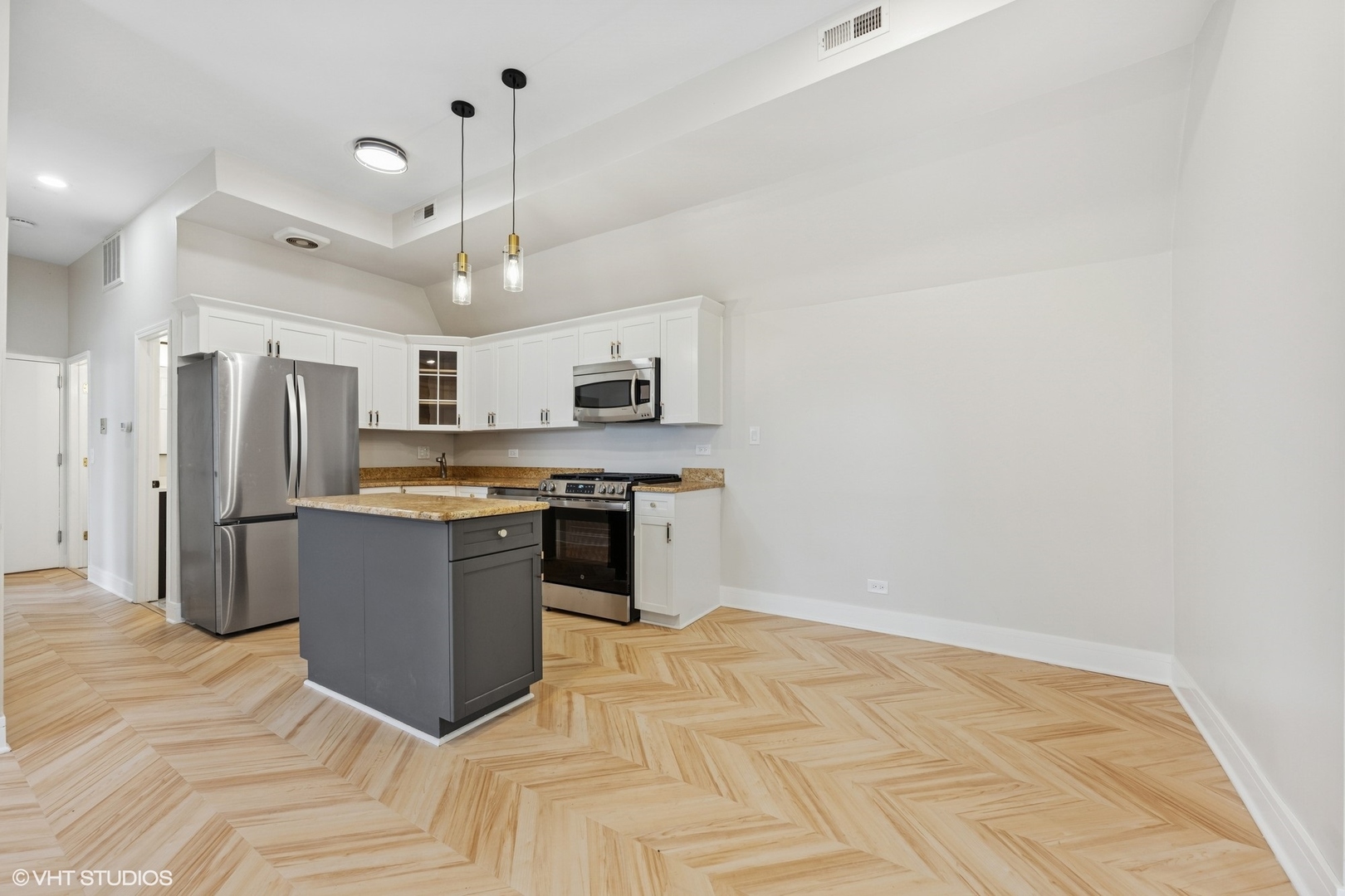 551 W Belden Avenue 4RW