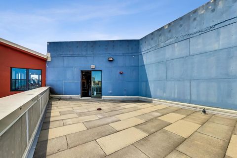 Tiny photo for 1122 W Catalpa Avenue #808, Chicago, IL 60640 (MLS # 12531302)